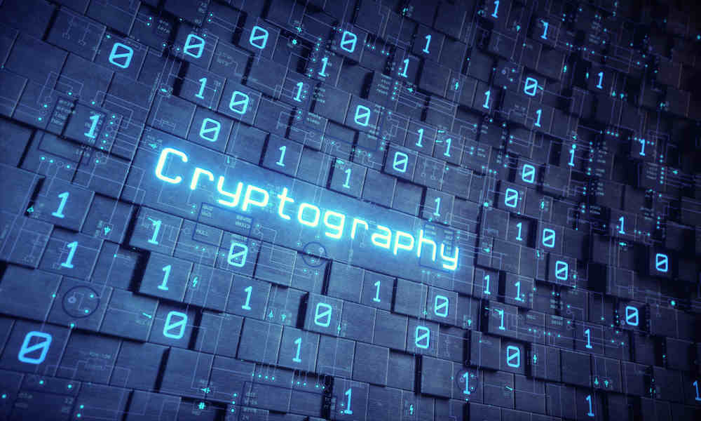 Montage: Blau leuchtender Schriftzug 'Cryptography' auf einer digitalen Wand aus Binärcode und Platinenelementen.